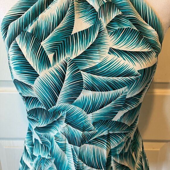 🎄Ann Taylor Leaf Pattern Halter Top - Picture 3 of 10